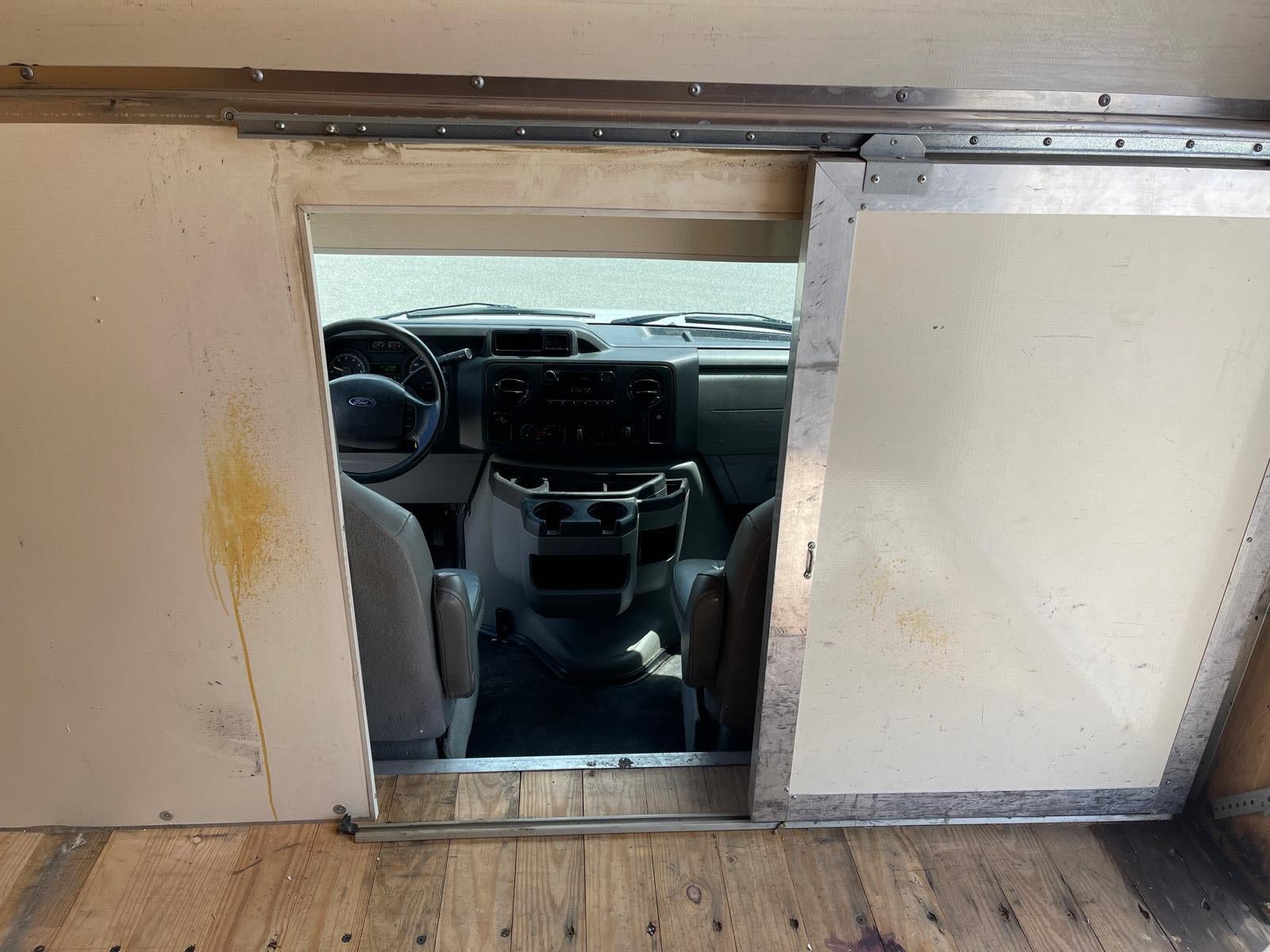 Used 2016 Ford E-450 and Econoline 450 Super Duty RWD image 18