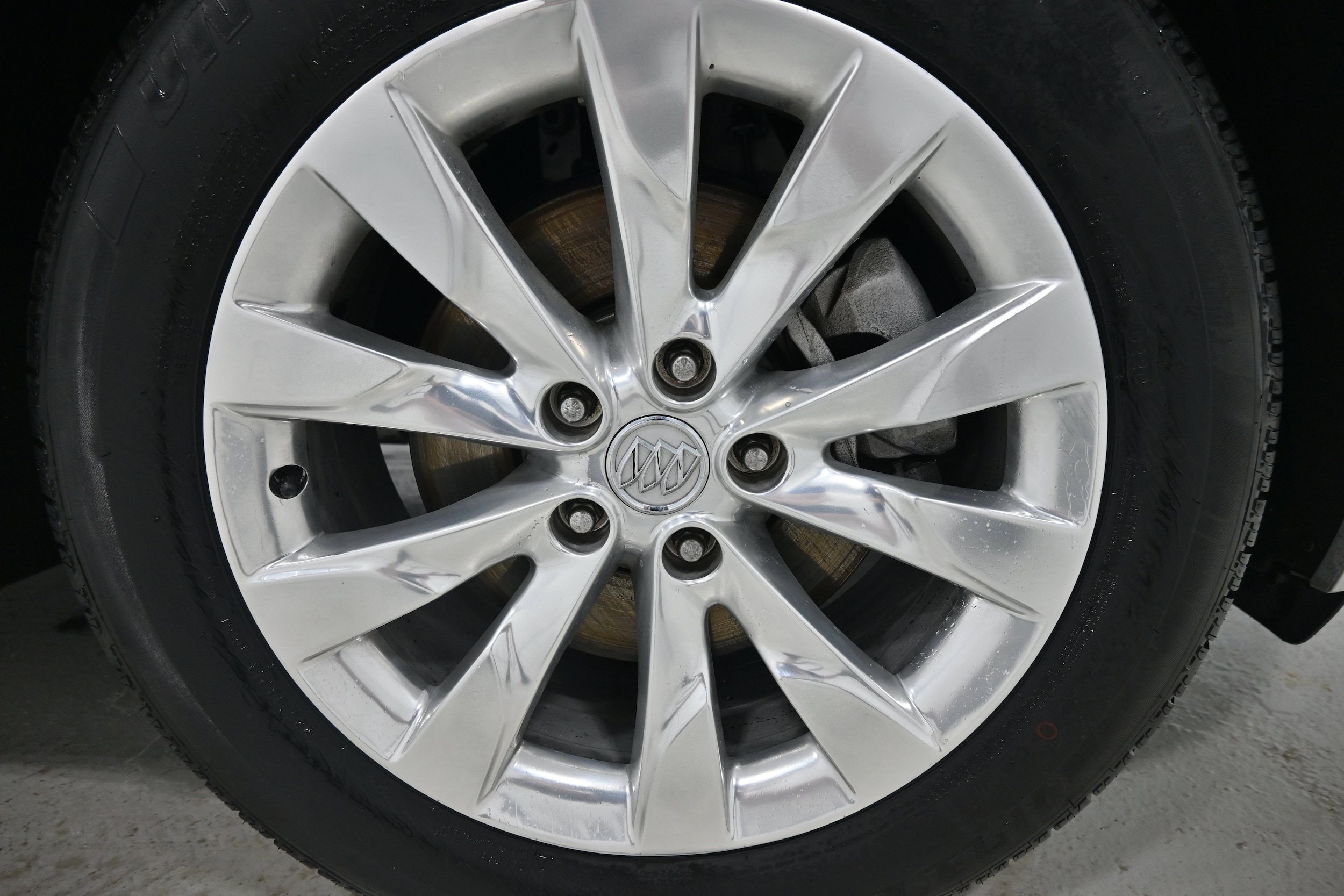 Used 2017 Buick Envision Essence AWD/4WD image 40
