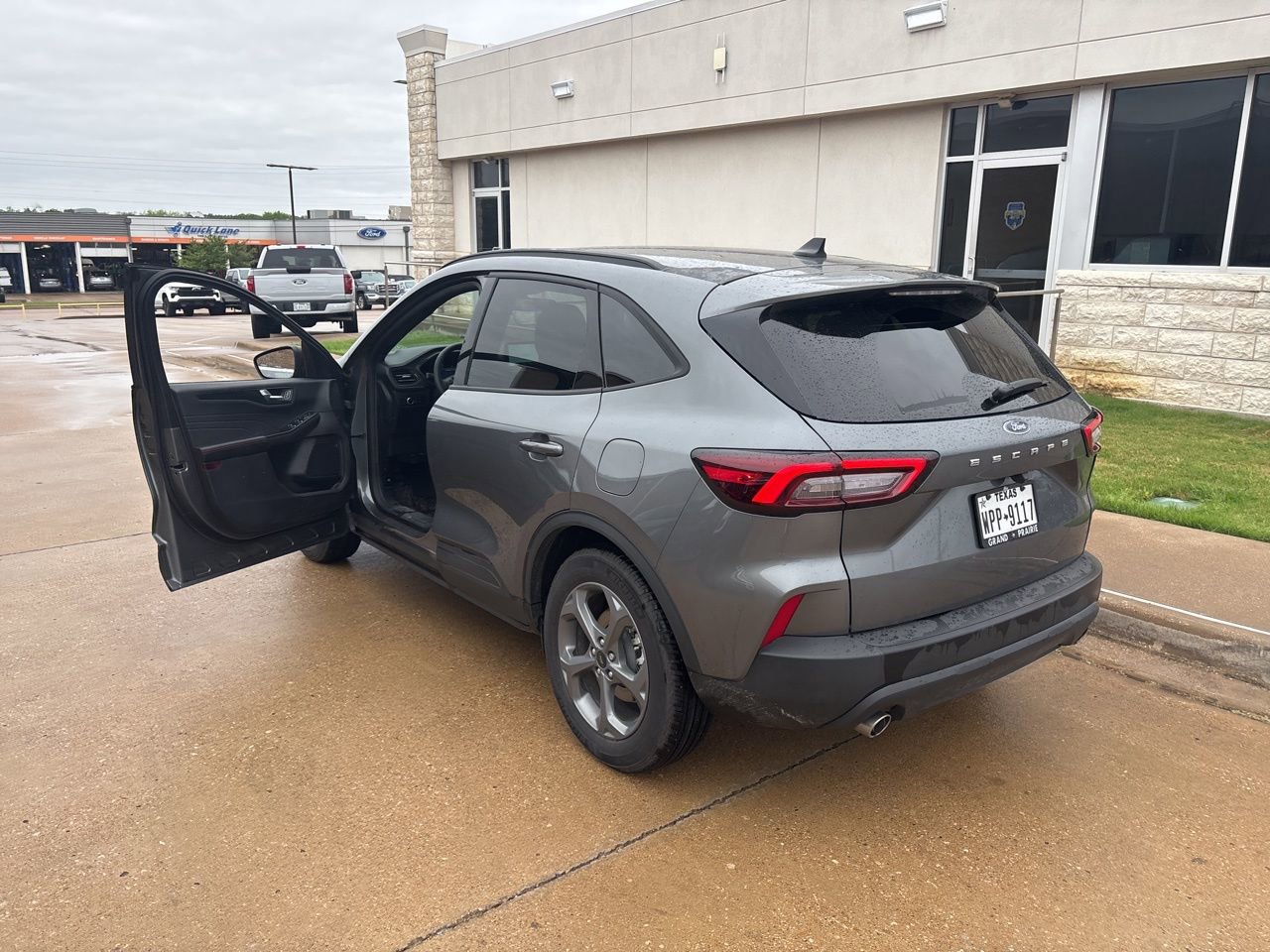 Used 2025 Ford Escape ST-Line image 2