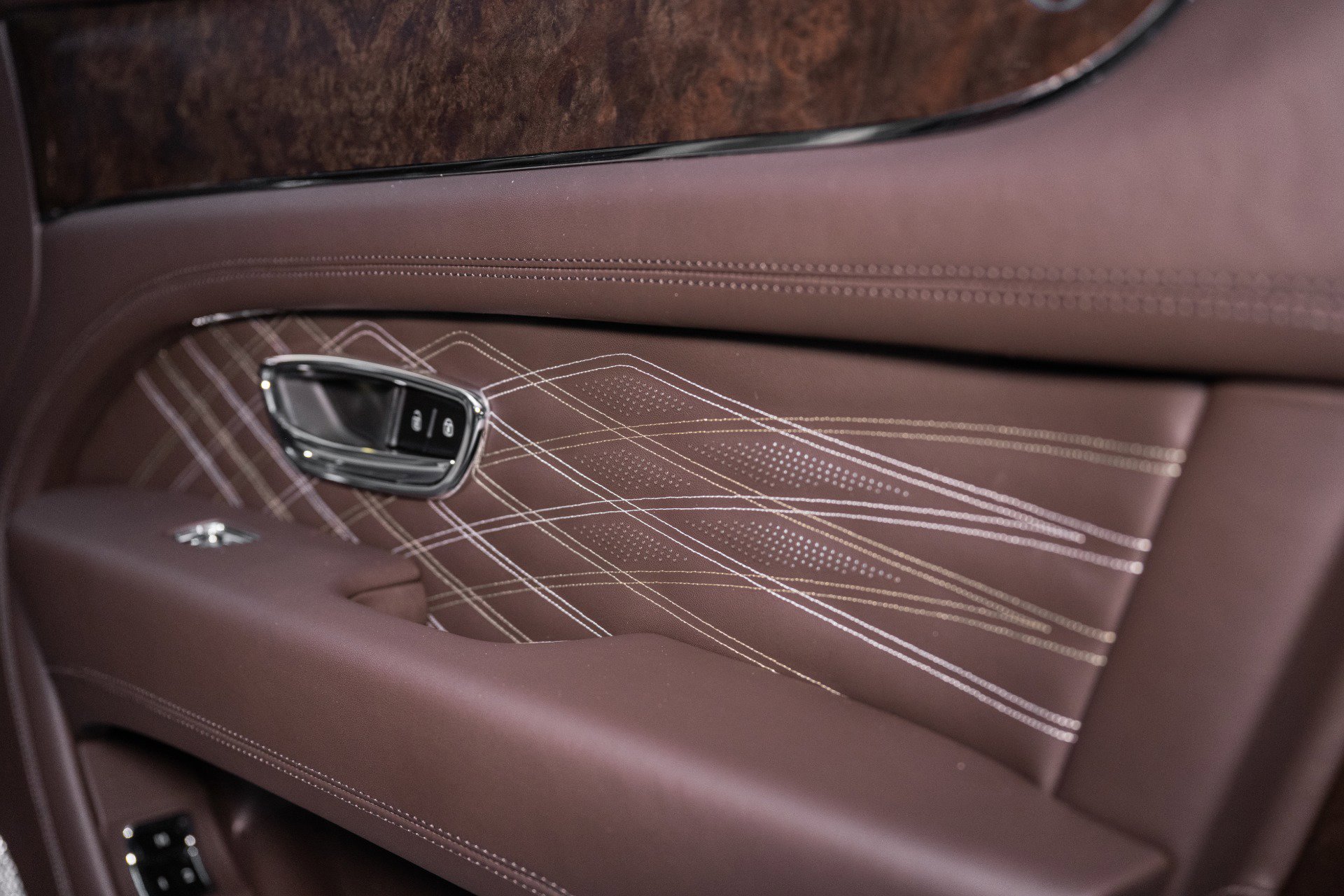 New 2025 Bentley Bentayga Extended Wheelbase image 60