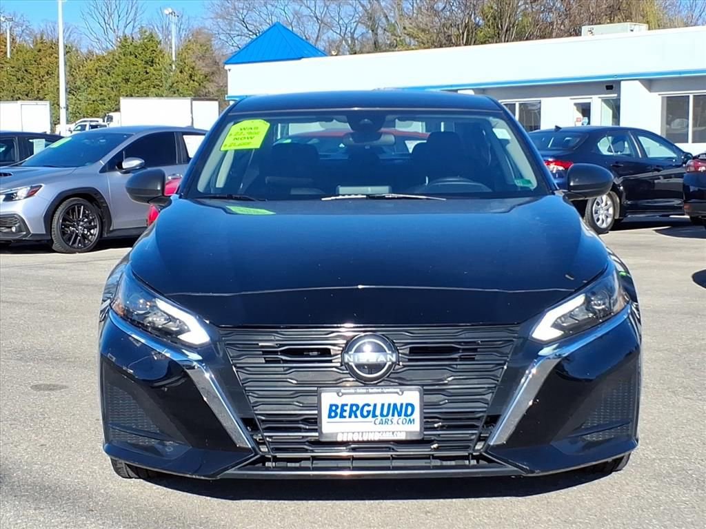 Used 2024 Nissan Altima 2.5 SV image 9