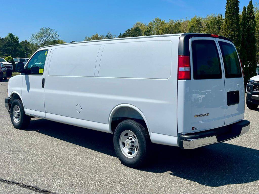 New 2026 Chevrolet Express 2500 Extended w/ Driver Convenience Package RWD image 3