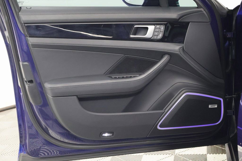 Used 2023 Porsche Panamera 4S image 12