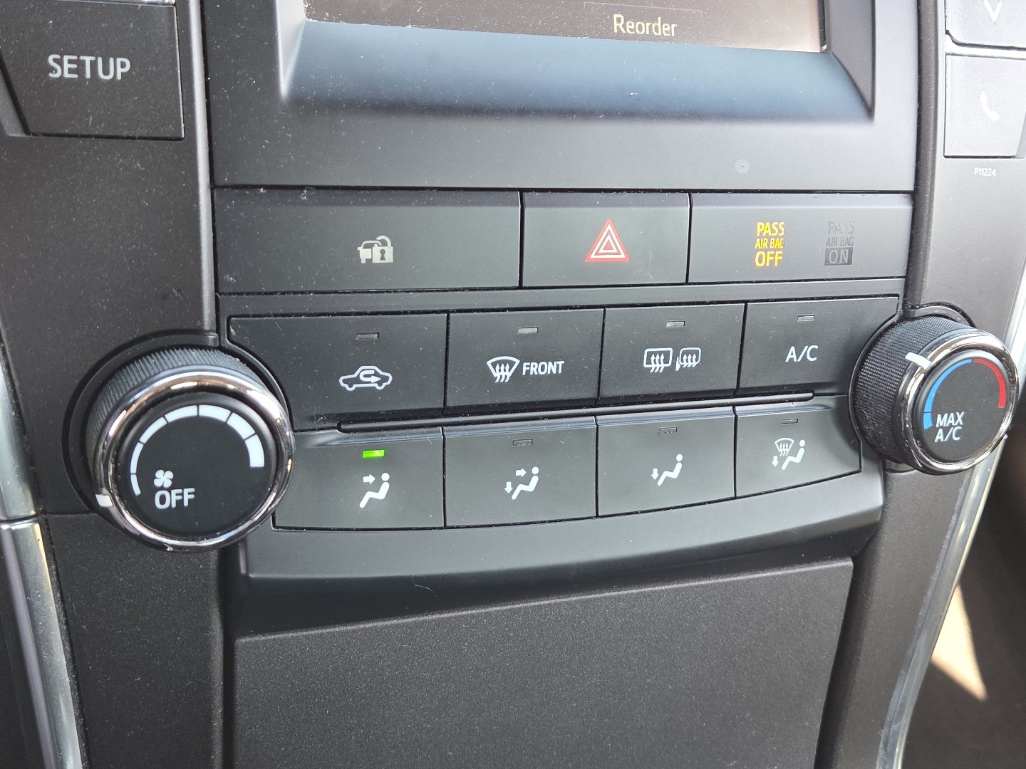 Used 2016 Toyota Camry SE FWD image 27