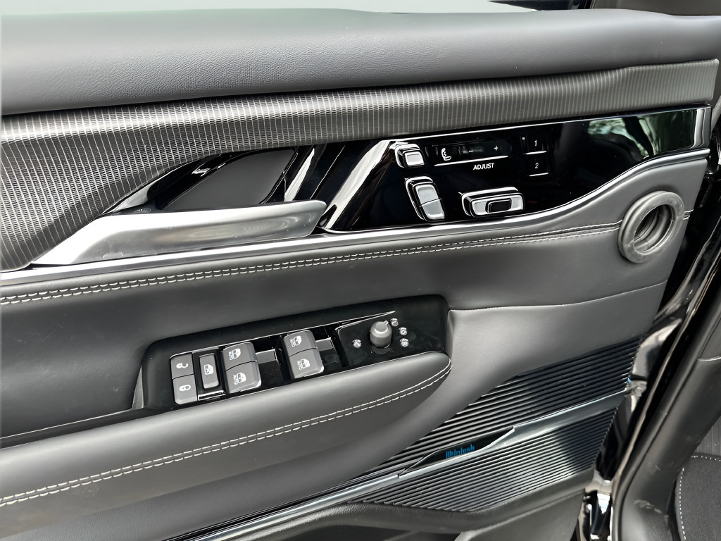 New 2026 Jeep Grand Wagoneer L Summit AWD/4WD image 14