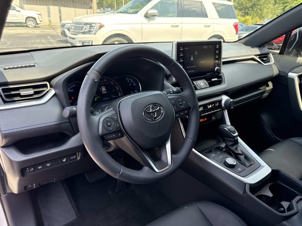 Used 2020 Toyota RAV4 XSE w/ XSE Grade Weather Package AWD/4WD image 32