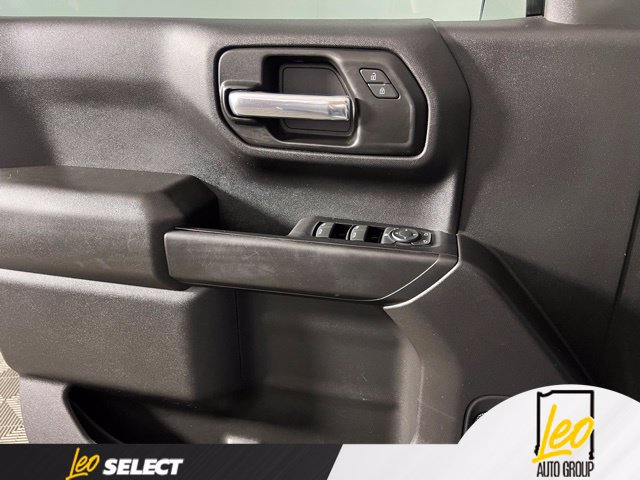Used 2020 Chevrolet Silverado 1500 Custom w/ Custom Value Package AWD/4WD image 14