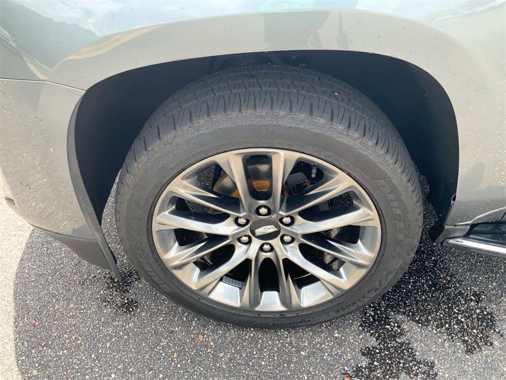 Certified 2020 Cadillac Escalade Luxury w/ Escalade Sport Edition image 33