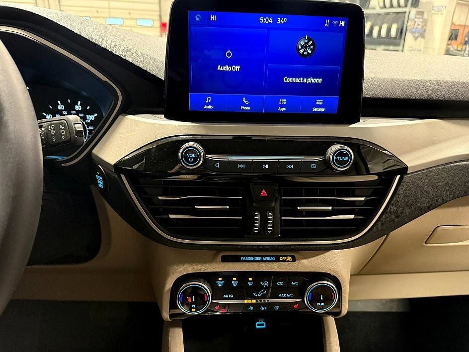 Used 2022 Ford Escape SEL image 9