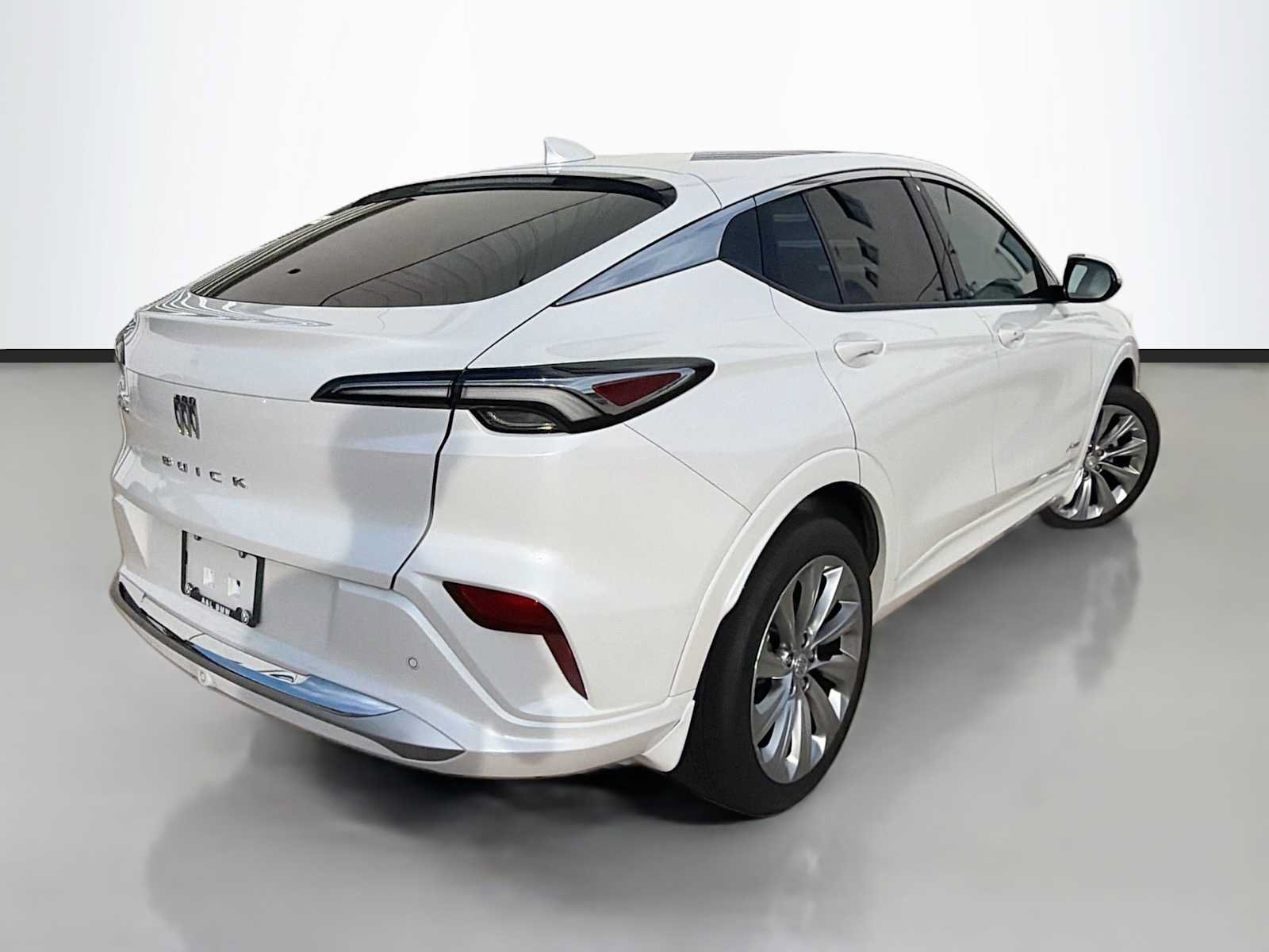 Used 2025 Buick Envista Avenir FWD image 3