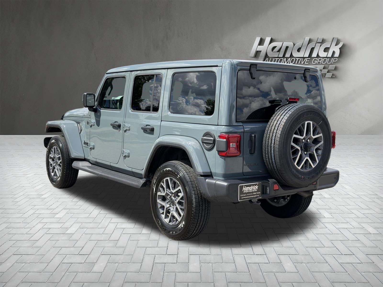 Used 2026 Jeep Wrangler Unlimited Sahara AWD/4WD image 8