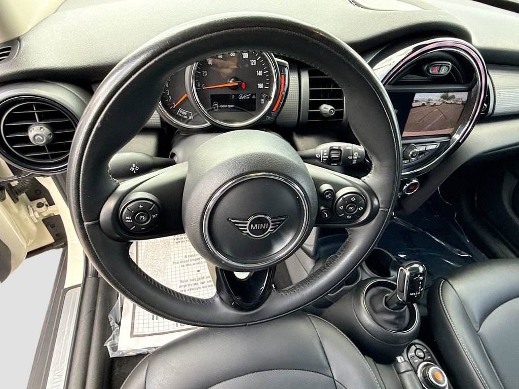 Used 2020 MINI Cooper 4-Door Hardtop image 38