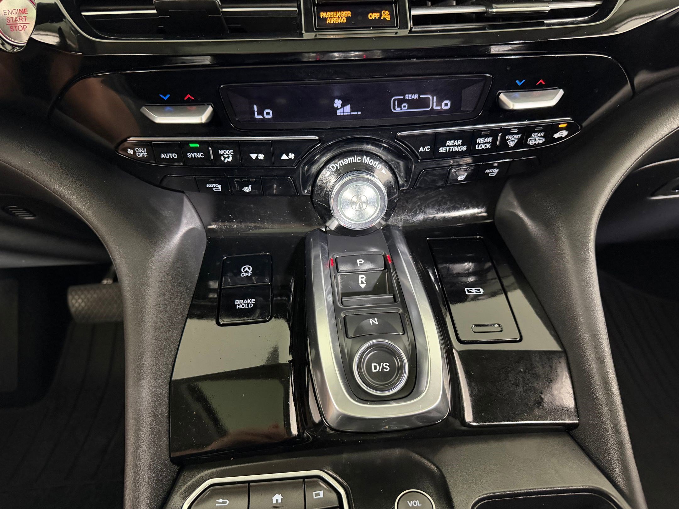 Used 2024 Acura MDX SH-AWD w/ Technology Package image 15