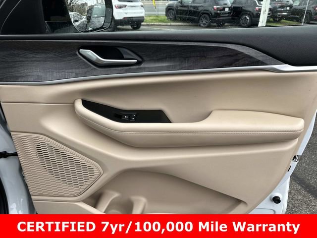 Certified 2023 Jeep Grand Cherokee L Limited w/ Luxury Tech Group II image 9