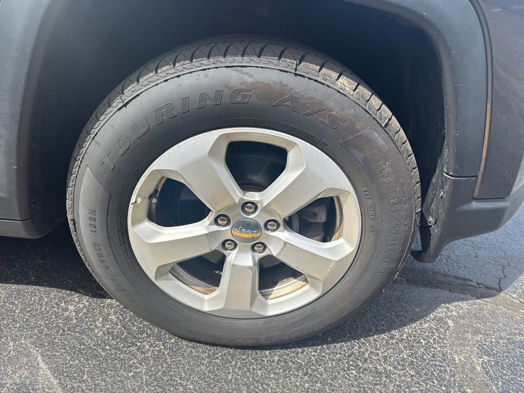 Used 2019 Jeep Compass Latitude image 4
