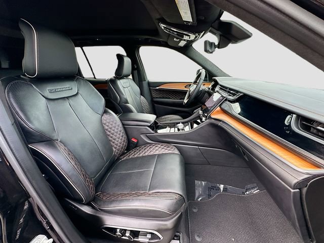 Used 2025 Jeep Grand Cherokee Summit image 30