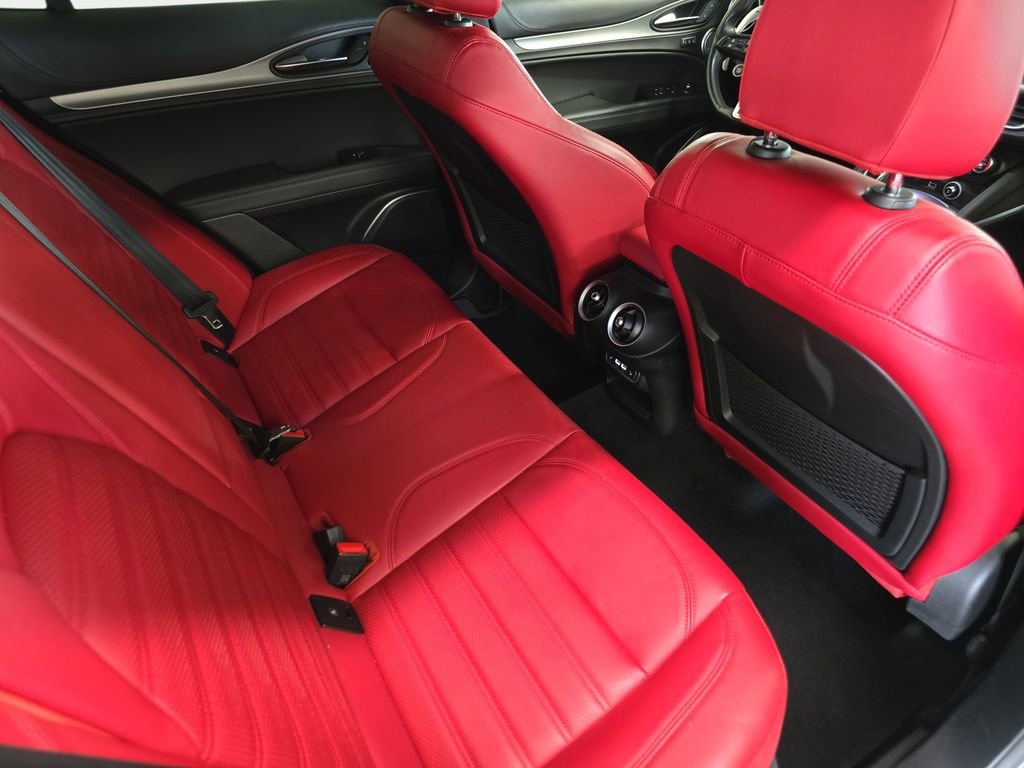 Used 2022 Alfa Romeo Stelvio Veloce AWD/4WD image 16