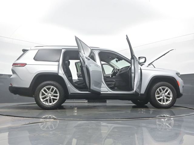 Used 2022 Jeep Grand Cherokee L Laredo w/ Luxury Tech Group I AWD/4WD image 61