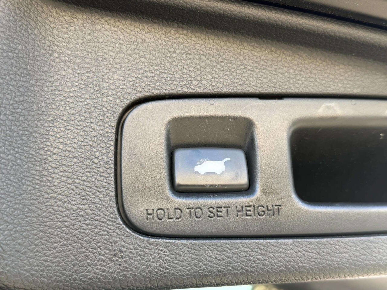 Used 2017 Honda CR-V EX-L image 9