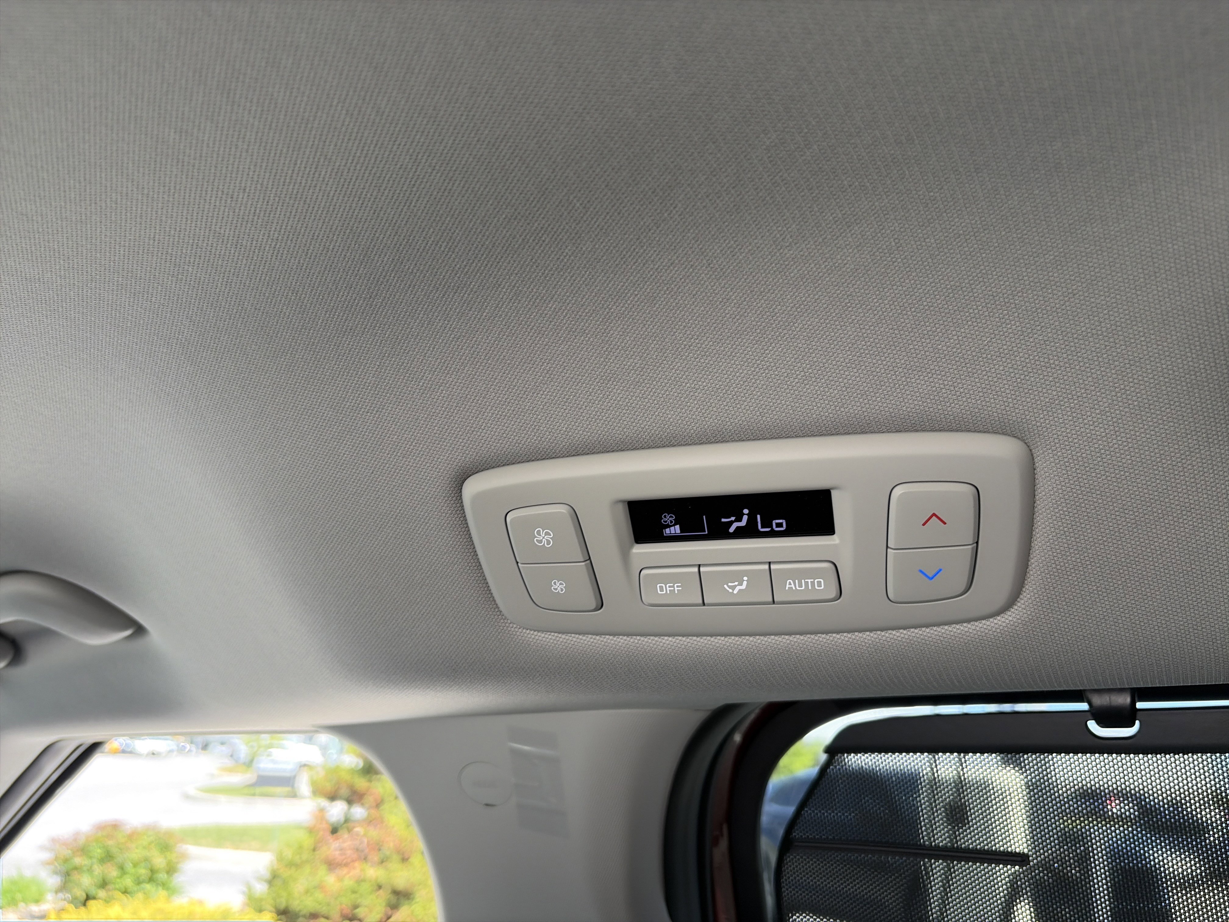 Used 2026 Kia Carnival EX FWD image 27