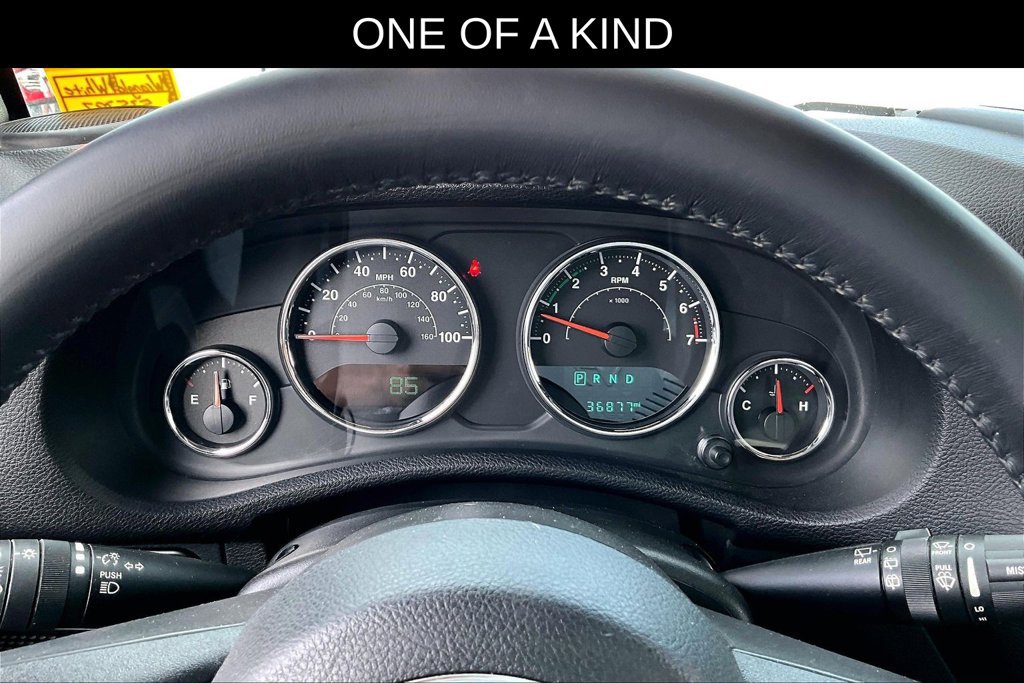 Used 2017 Jeep Wrangler Unlimited Rubicon w/ Connectivity Group AWD/4WD image 8