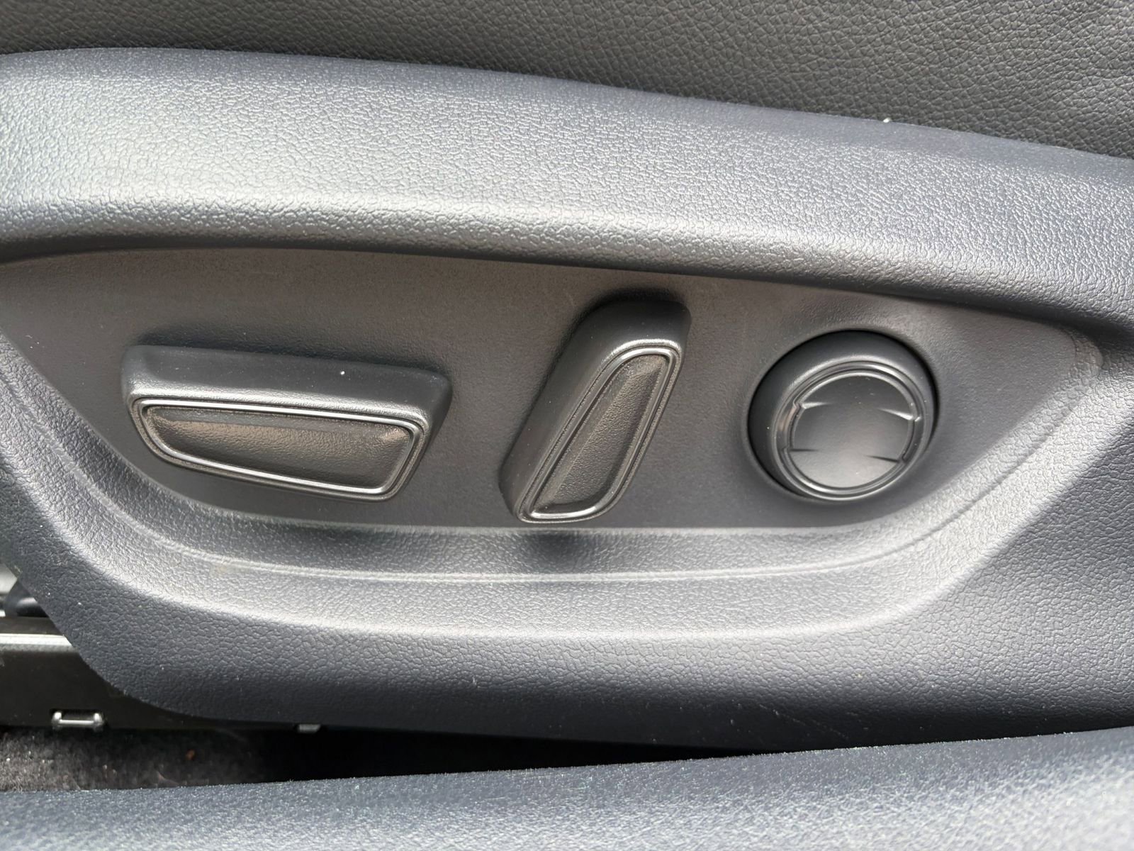 Used 2025 Toyota Camry SE FWD image 21