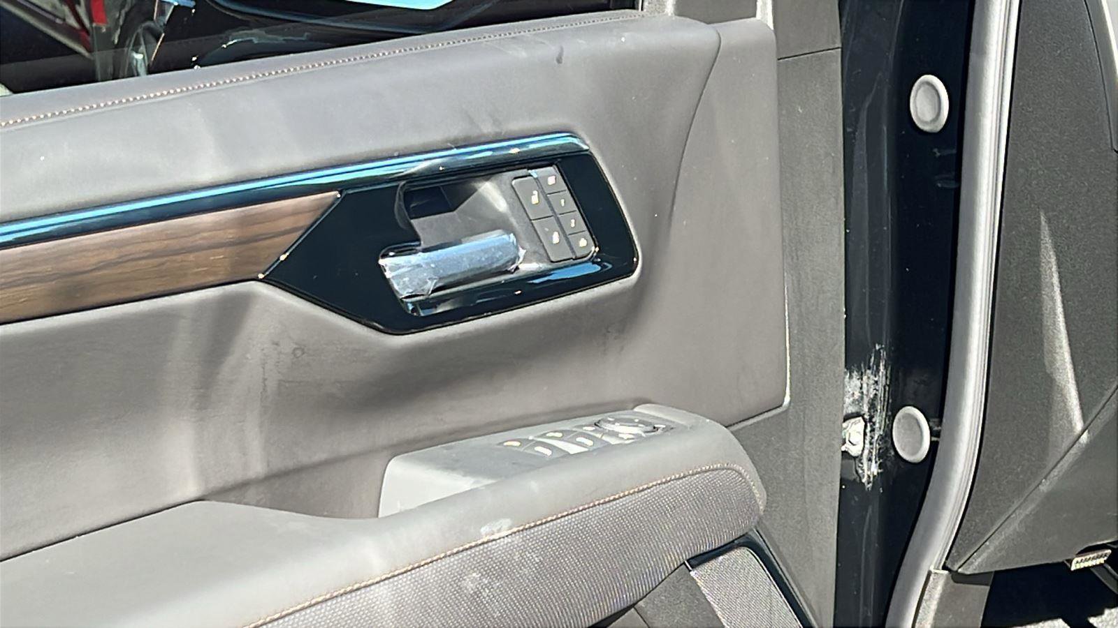 New 2026 Chevrolet Suburban High Country w/ Sun And Tow Package AWD/4WD image 12