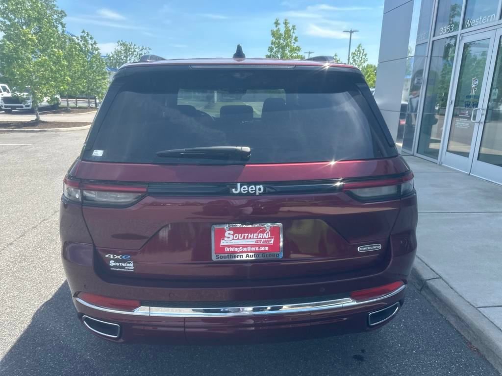 New 2024 Jeep Grand Cherokee Overland w/ Advanced Protech Group III AWD/4WD image 18