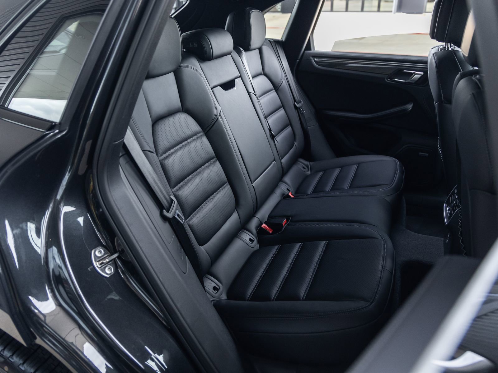 New 2026 Porsche Macan GTS AWD/4WD image 44