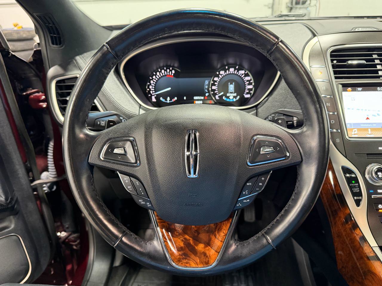 Used 2018 Lincoln MKX Reserve w/ Driver Assistance Package AWD/4WD image 26