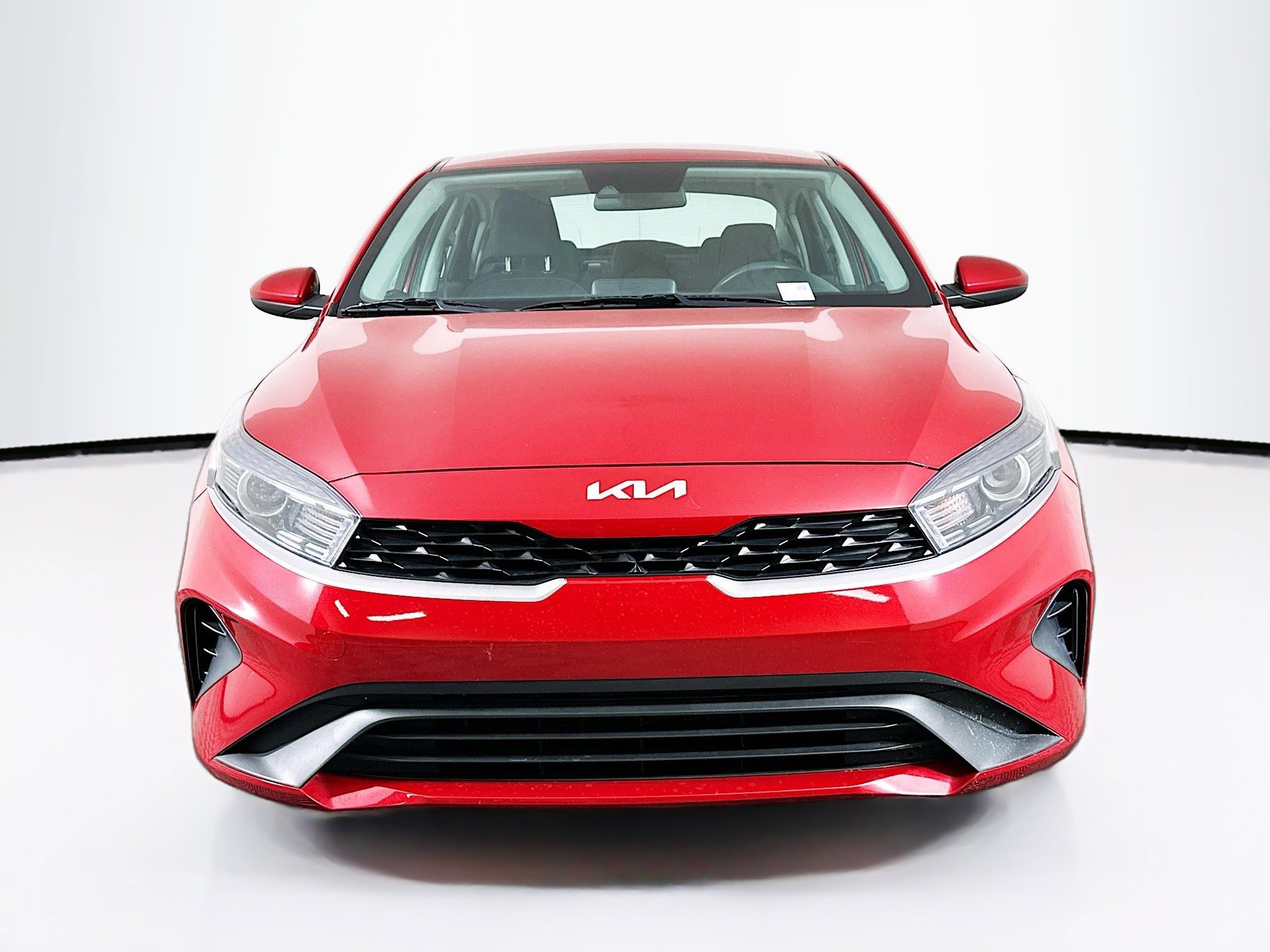 Used 2024 Kia Forte LXS image 2