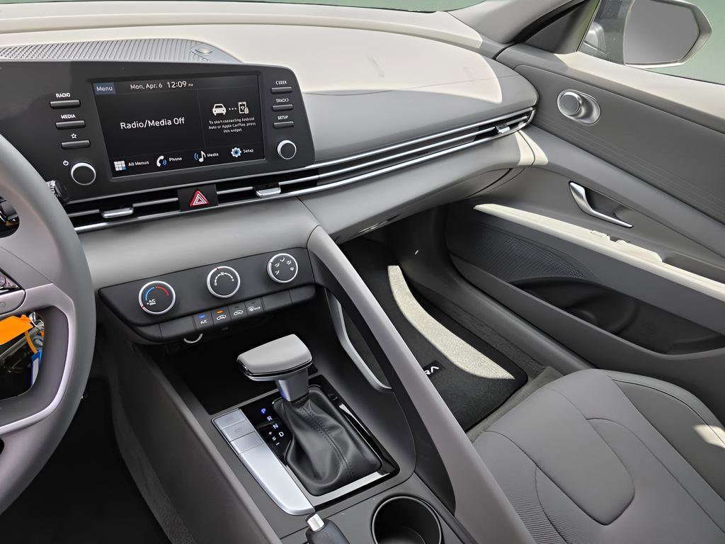 New 2026 Hyundai Elantra SE image 17