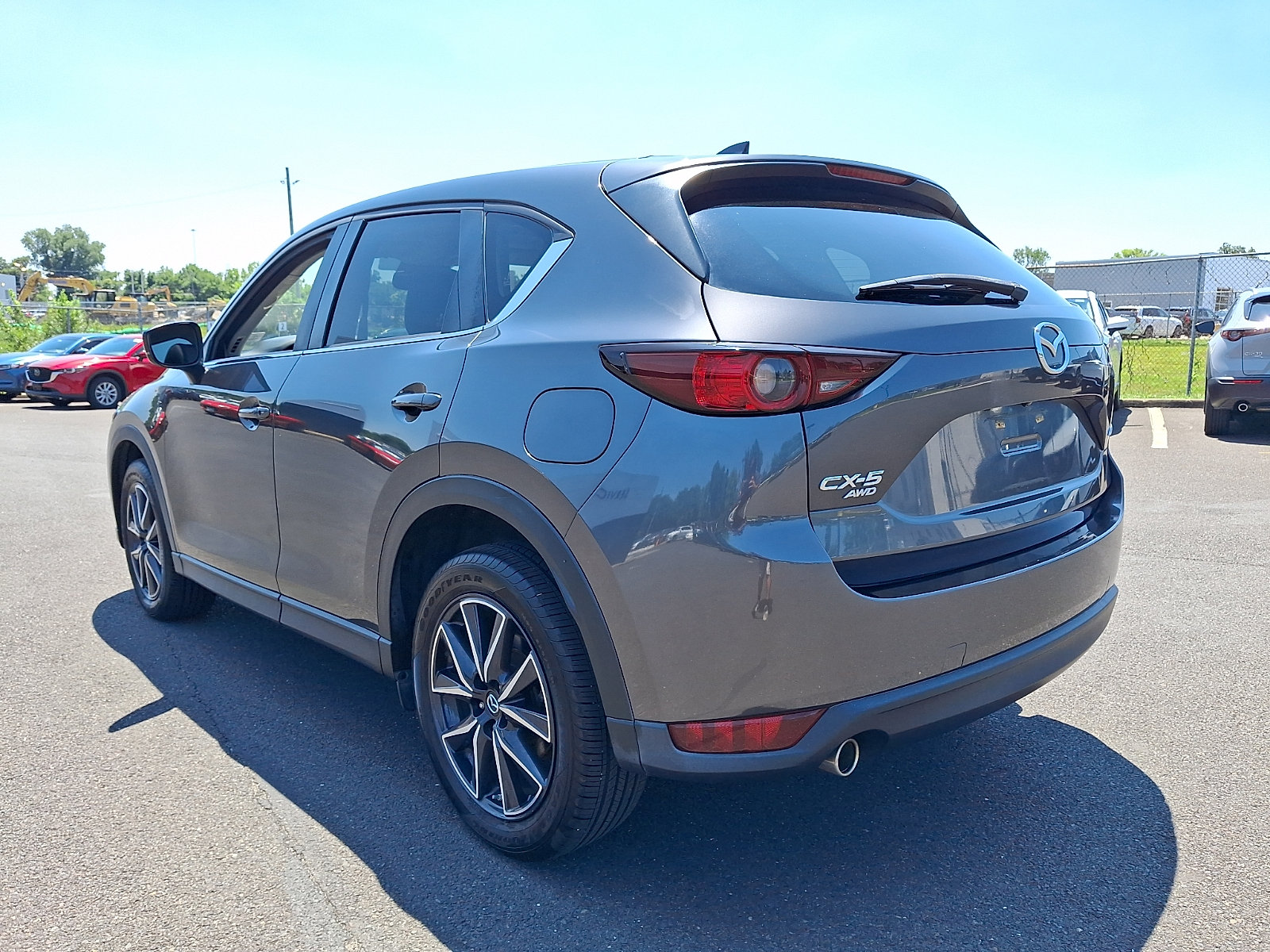 Used 2018 MAZDA CX-5 Touring w/ Preferred Equipment Package AWD/4WD image 4