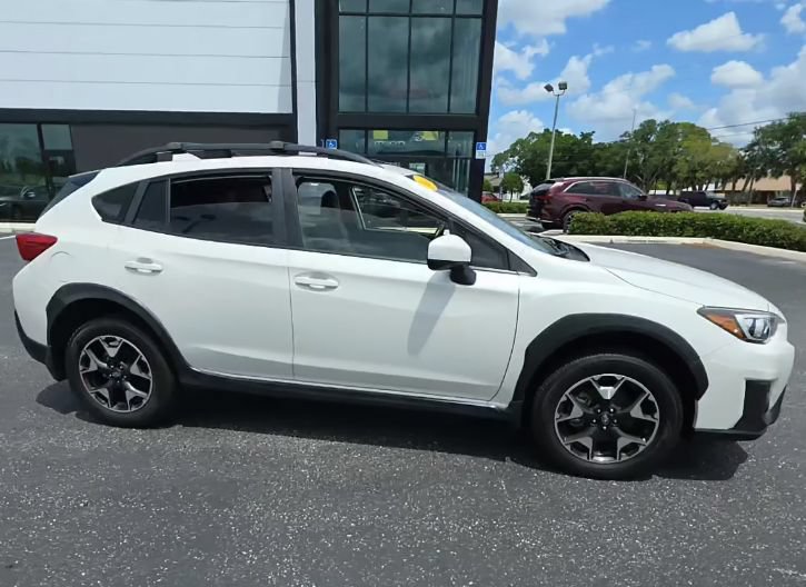 Used 2020 Subaru Crosstrek 2.0i Premium w/ Moonroof Package 1 AWD/4WD image 8