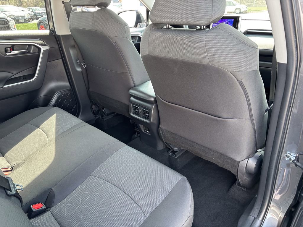 Used 2024 Toyota RAV4 XLE image 38