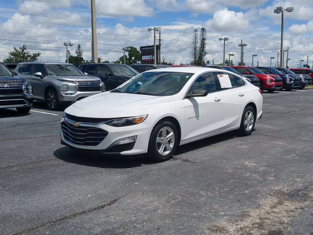 Used 2023 Chevrolet Malibu LS FWD image 2