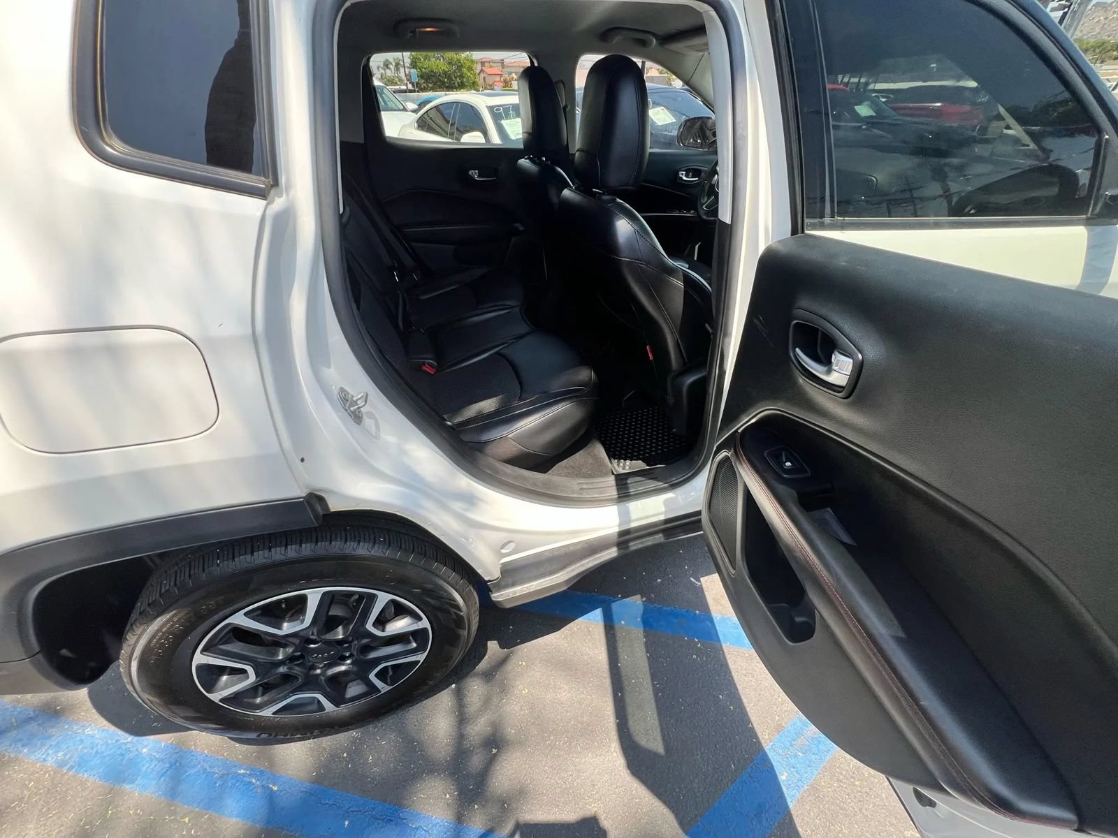 Used 2019 Jeep Compass Trailhawk AWD/4WD image 14