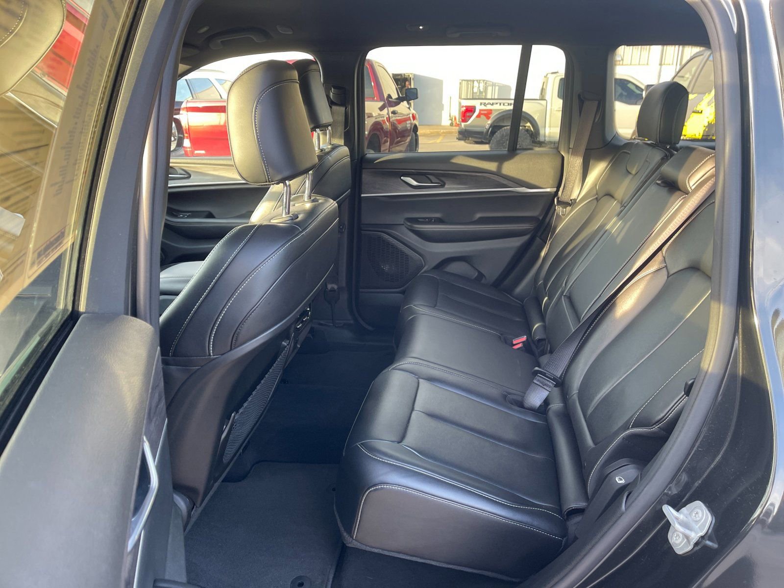 Used 2024 Jeep Grand Cherokee Limited w/ Trailer Tow Package image 14