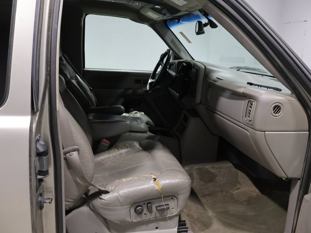 Used 2002 Chevrolet Silverado 1500 LT AWD/4WD image 4