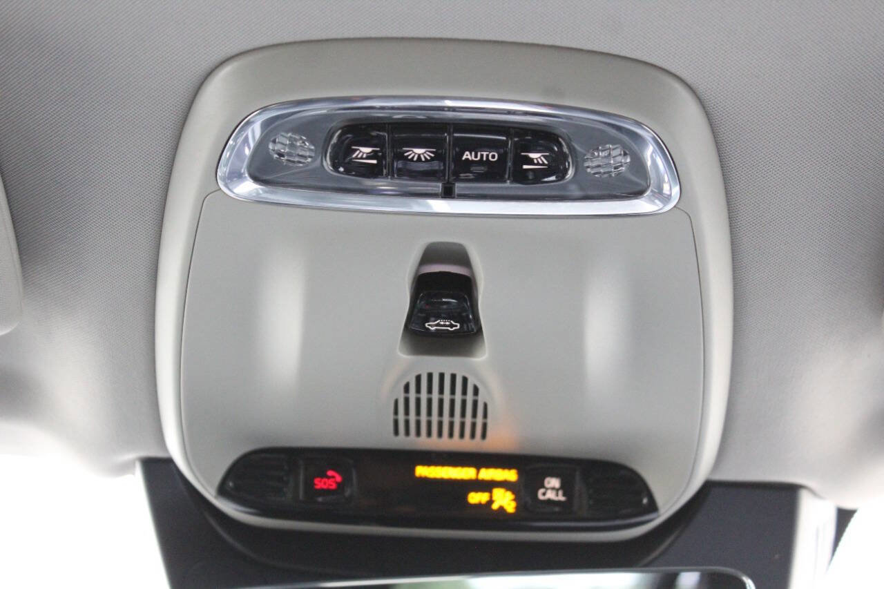 Used 2016 Volvo XC90 T6 Momentum image 27