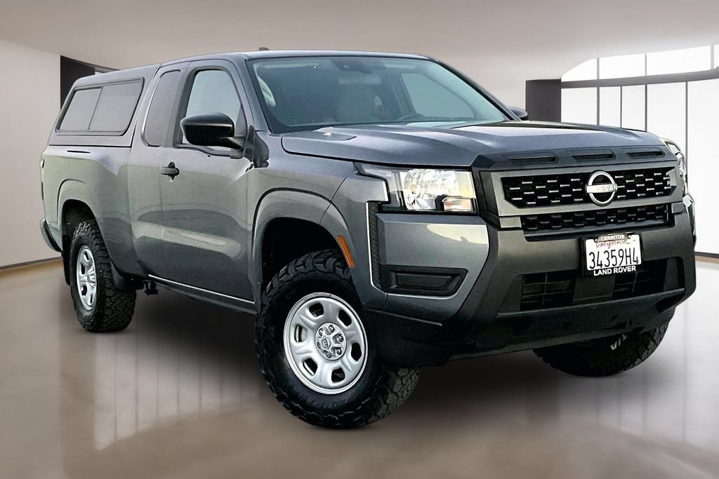 Used 2025 Nissan Frontier S RWD image 3
