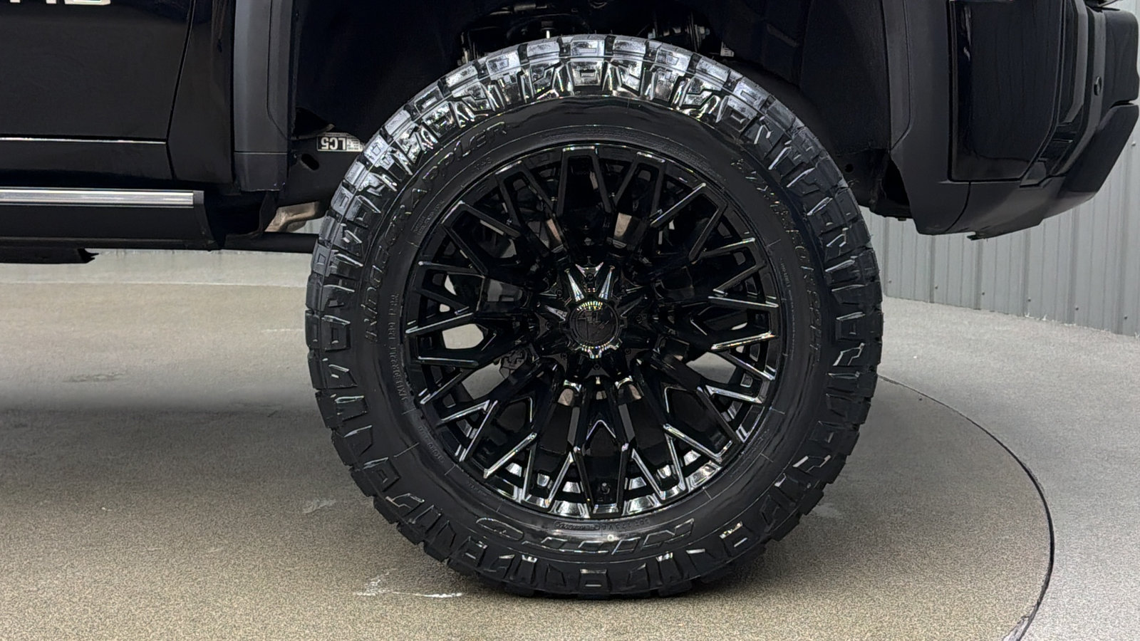 Used 2026 GMC Sierra 2500 Denali Ultimate AWD/4WD image 9