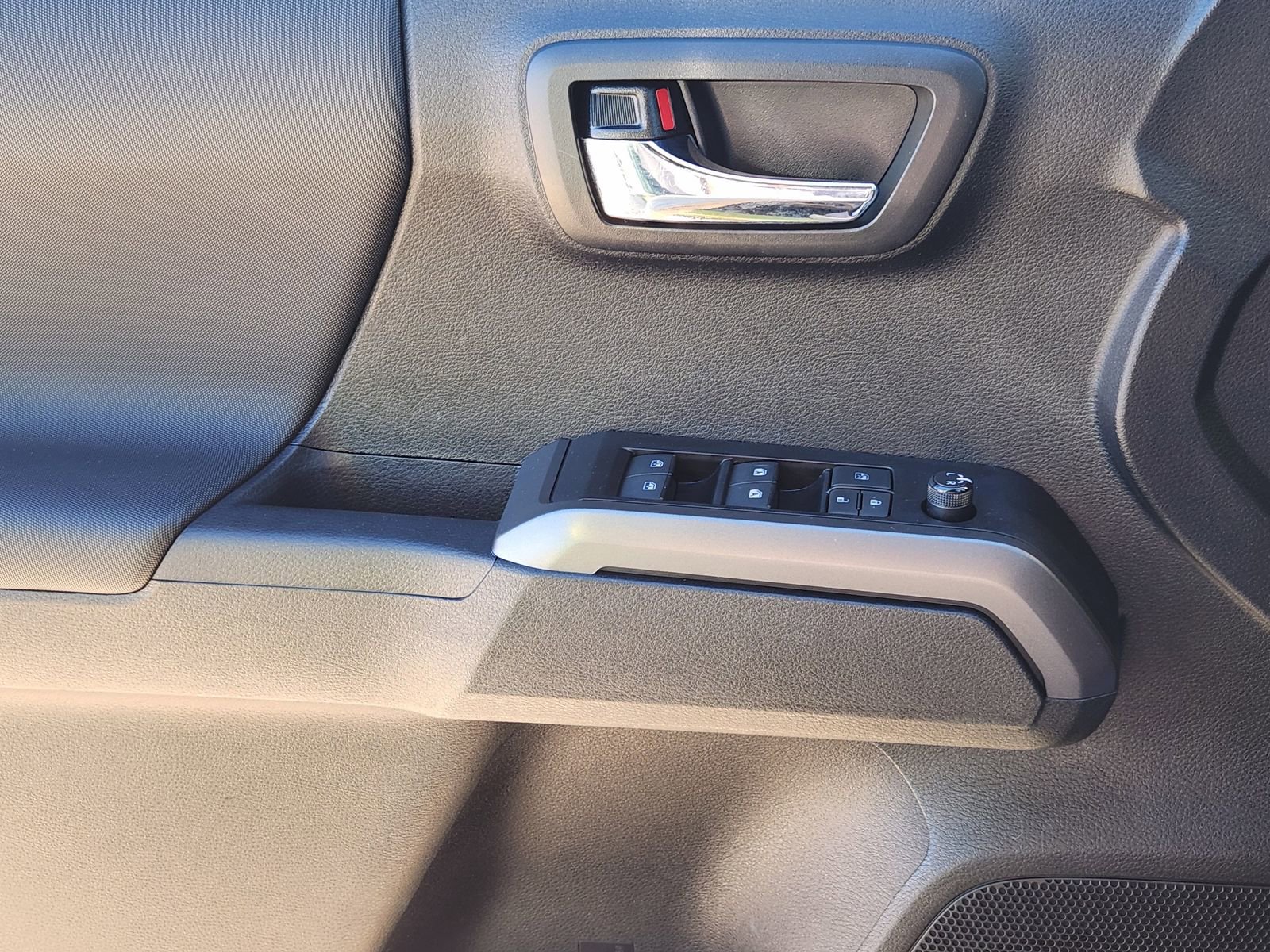 Used 2023 Toyota Tacoma TRD Off-Road image 26