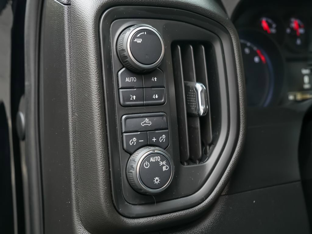 Used 2019 Chevrolet Silverado 1500 Custom Trail Boss w/ Custom Convenience Package AWD/4WD image 20