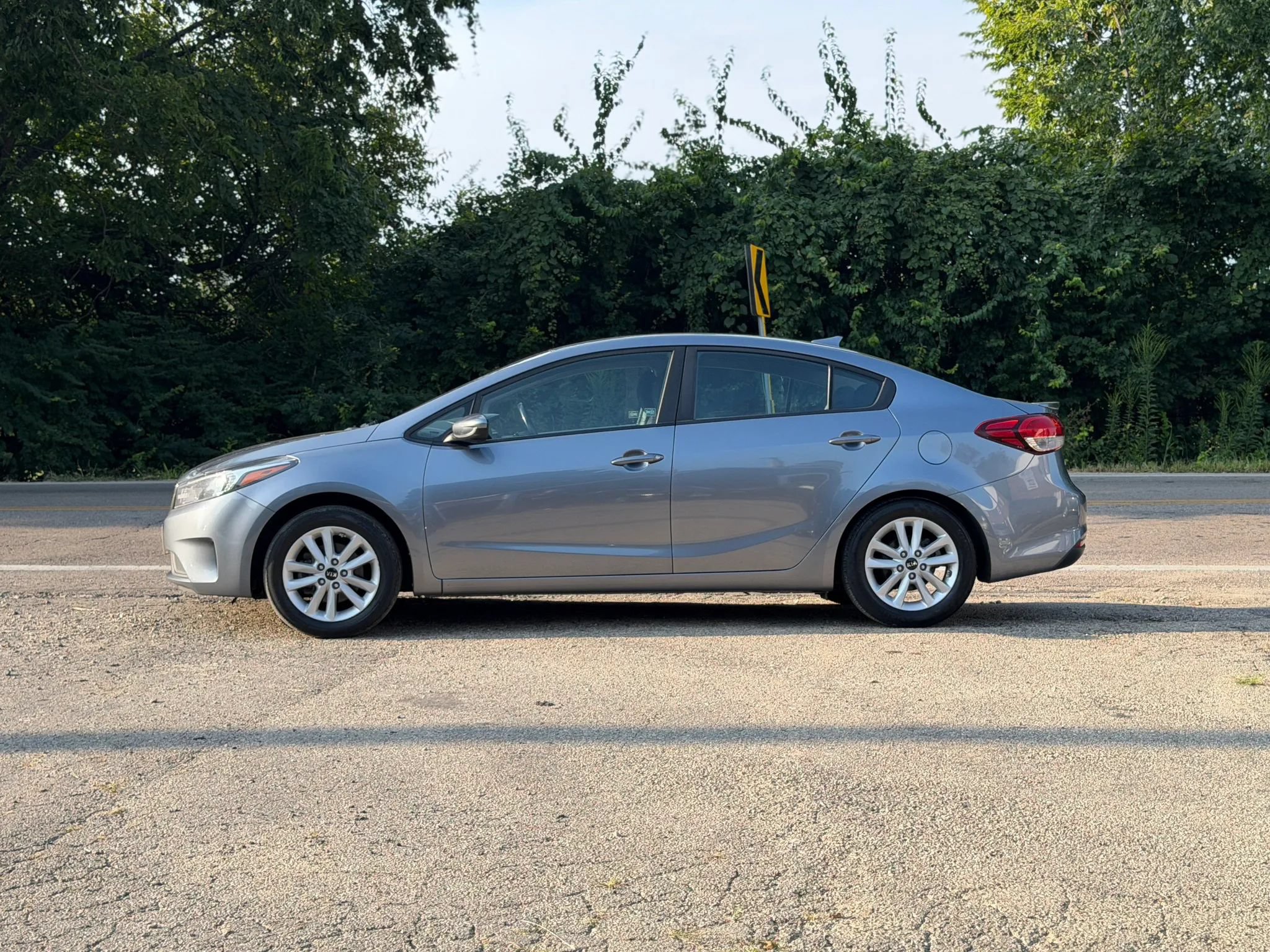 Used 2017 Kia Forte S FWD image 5