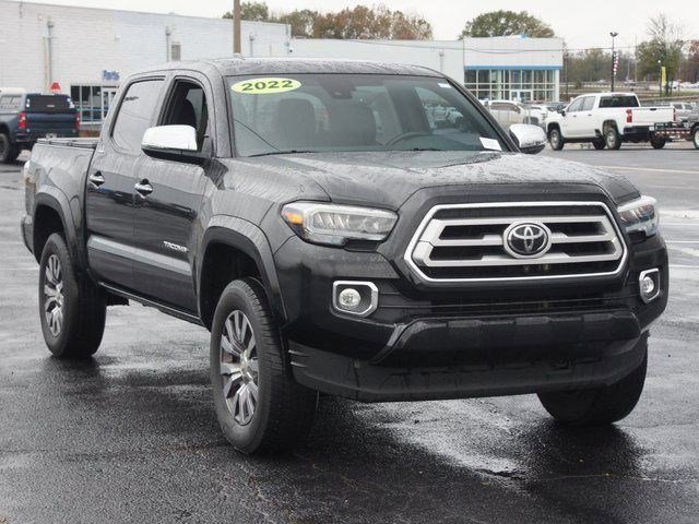 Used 2022 Toyota Tacoma Limited image 27
