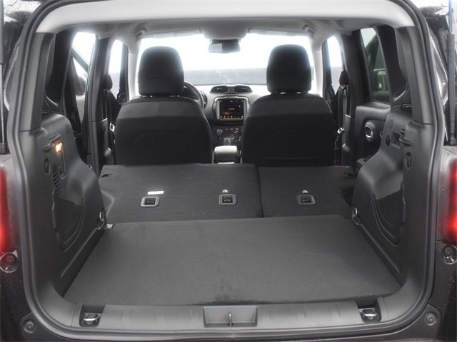 Used 2023 Jeep Renegade Latitude w/ Premium Group image 39