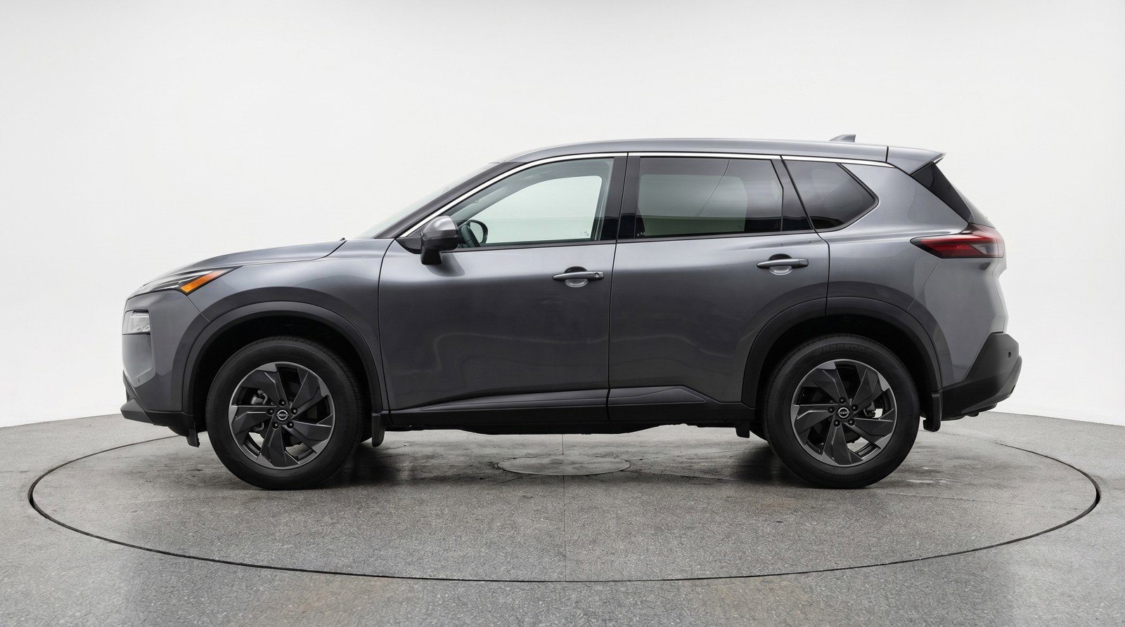 Used 2025 Nissan Rogue SV image 5