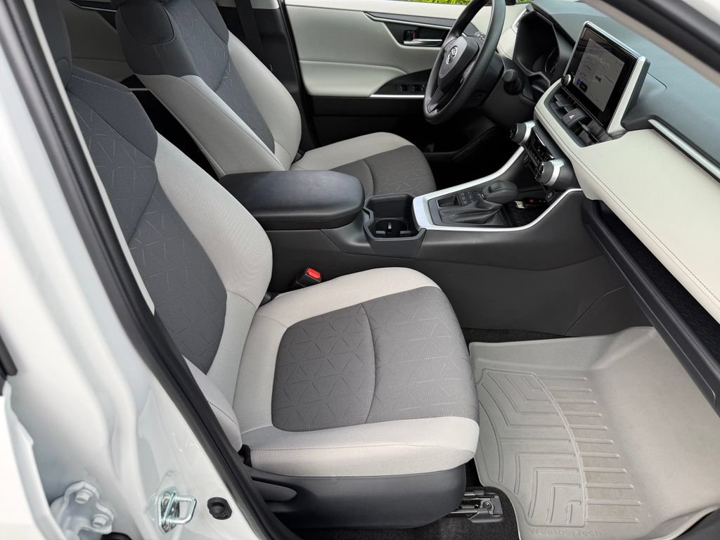 Certified 2025 Toyota RAV4 XLE AWD/4WD image 40