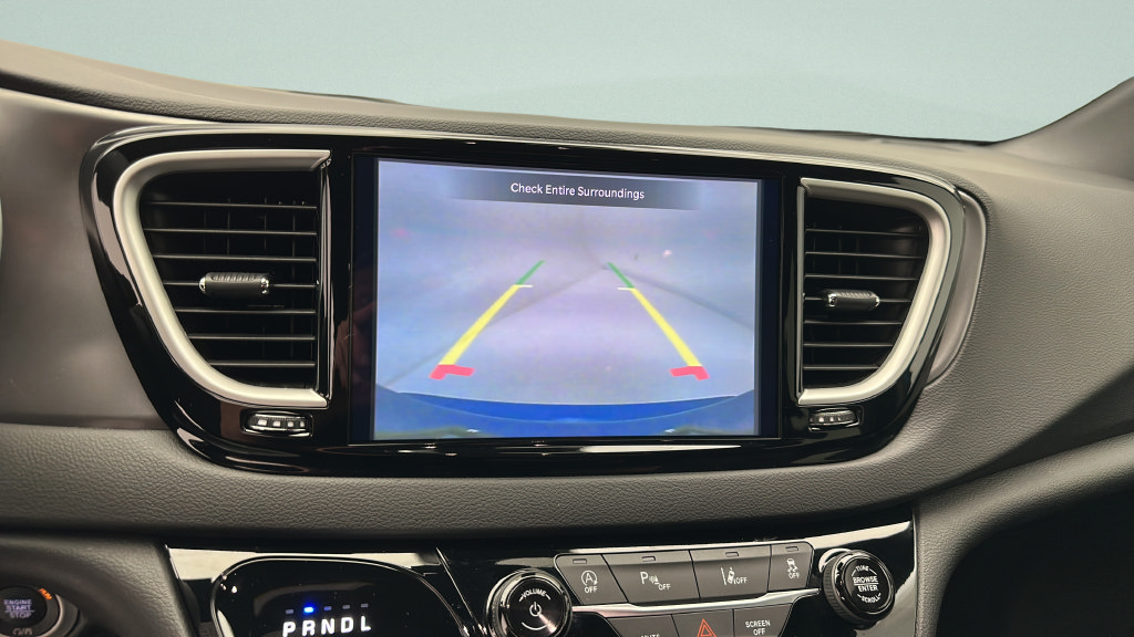 Used 2026 Chrysler Pacifica Select FWD image 18